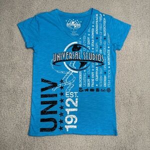 Universal Studios graphic tee blue V neck movie park shirt size S Y2K